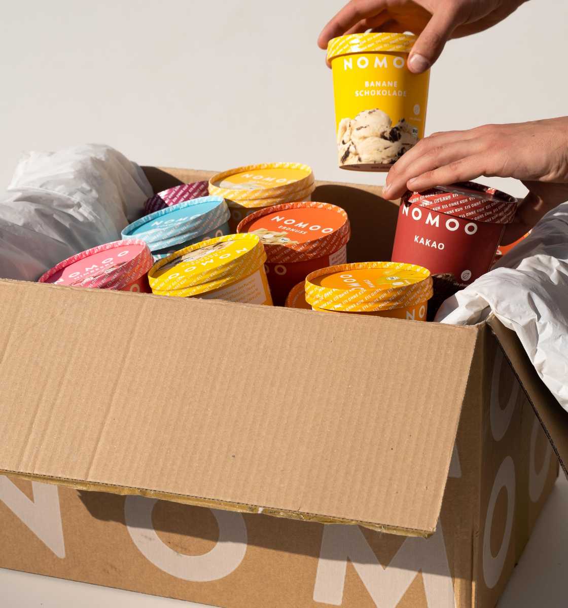 NOMOO Verpackung mit Eisbechern
